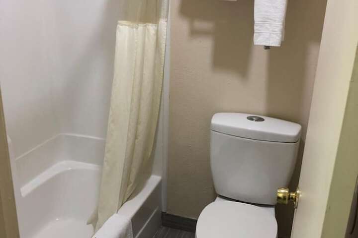 Room 11 of 15