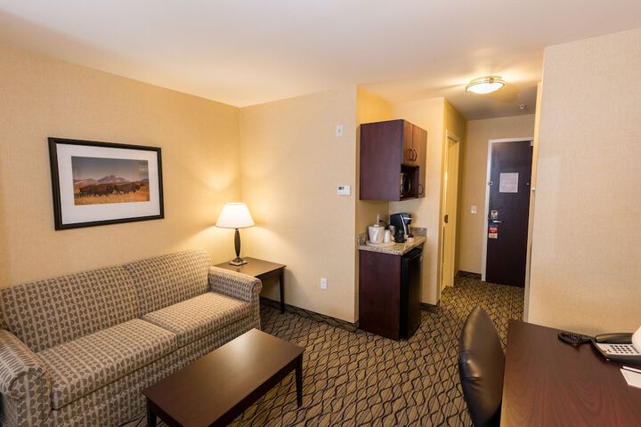 Room 18 of 28