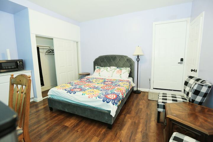 Independent Suite