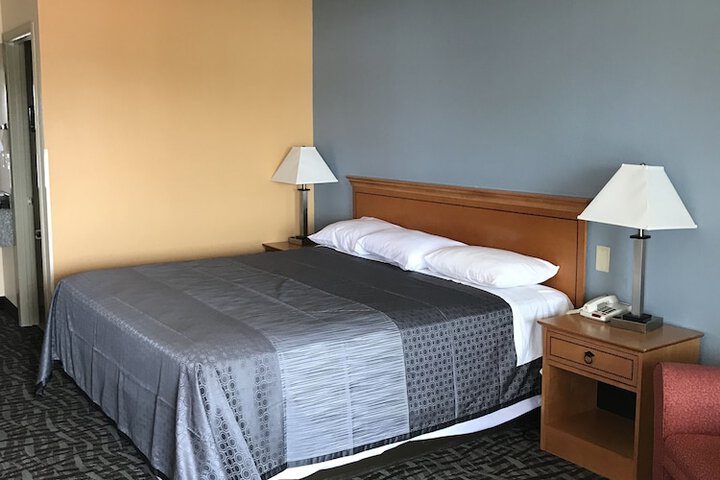 Carolina Inn & Suites of Lake Norman