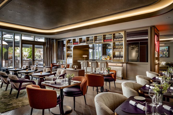 Lounge 100 of 123