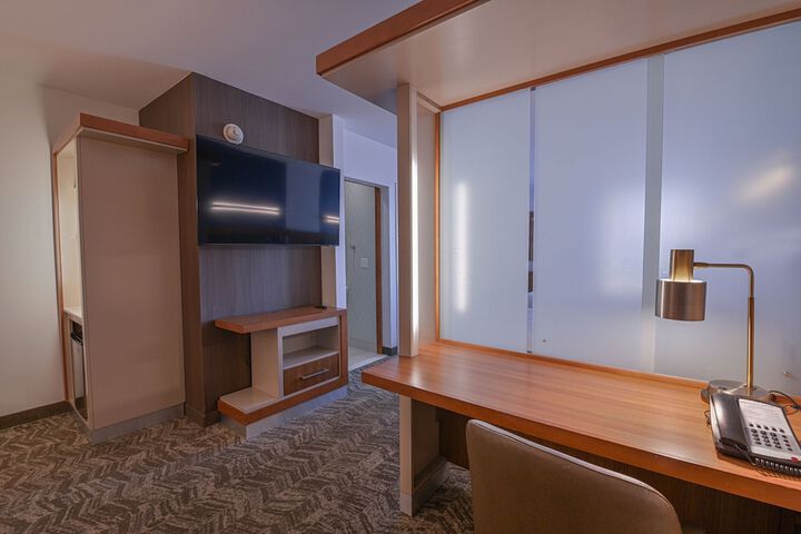 Room 15 of 23