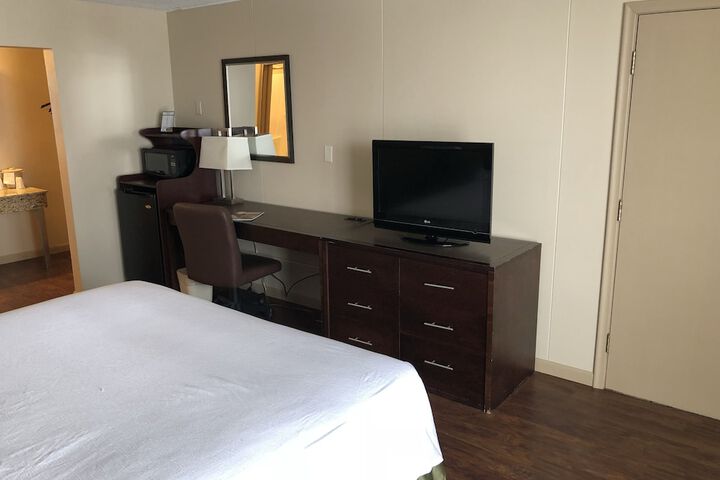 Room 16 of 54