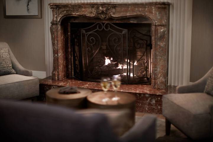 Lounge 58 of 82