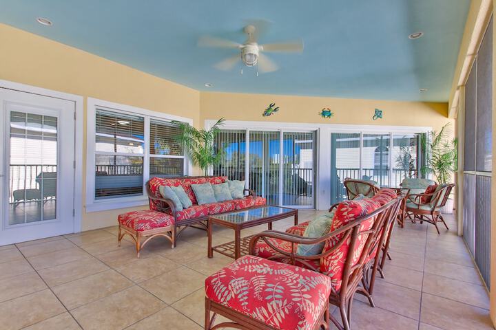 Tortuga Inn Beach Resort