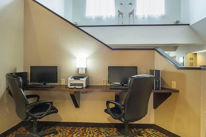 Business Center 41 of 41