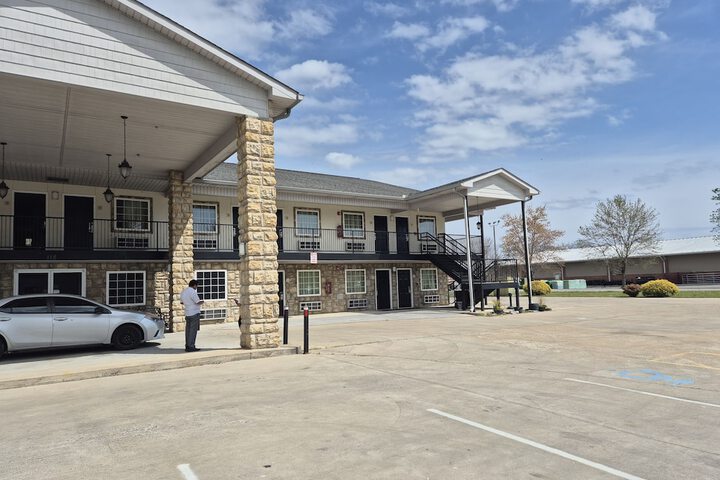 Hotel 4 of 40