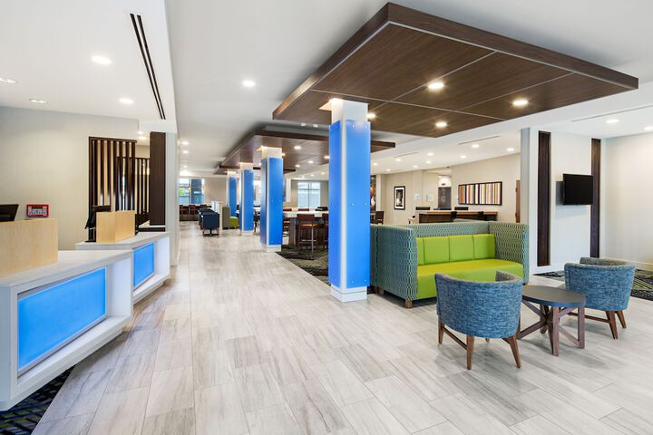 Holiday Inn Express & Suites Lubbock Central - Univ Area by IHG
