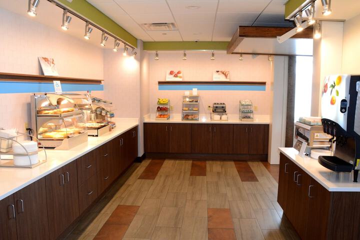 Holiday Inn Express & Suites Pittsburgh - Monroeville by IHG