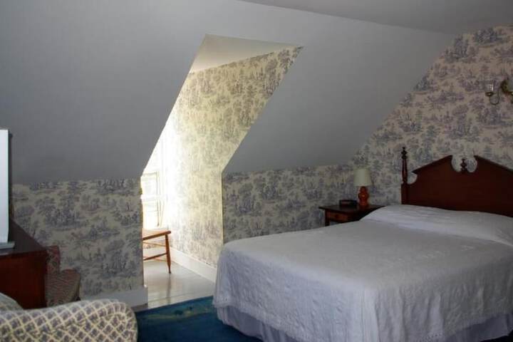 Room 10 of 46