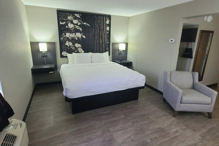 Boarders Inn & Suites by Cobblestone Hotels - Lamar
