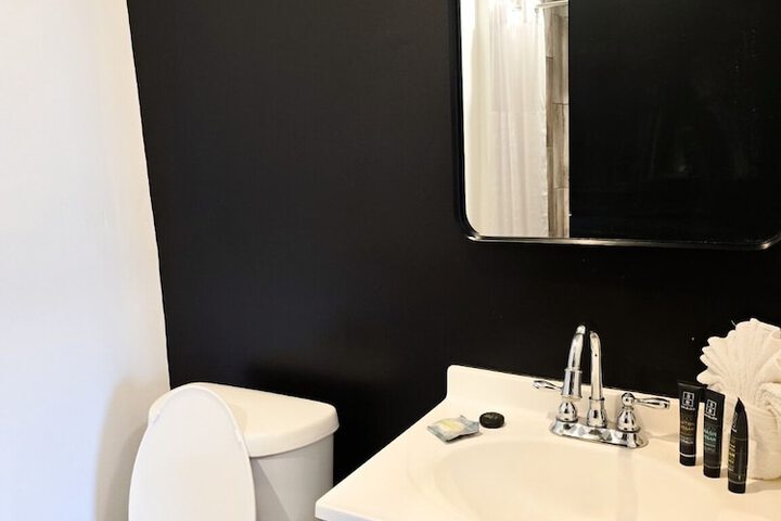 Penn Lodge Hotel & Suites