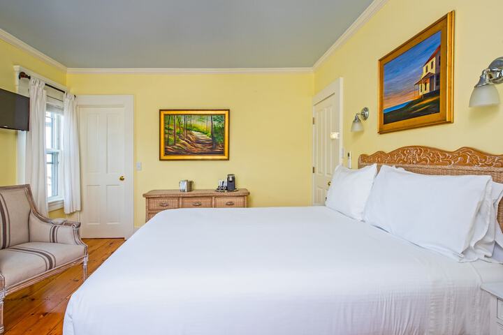 Room 12 of 51