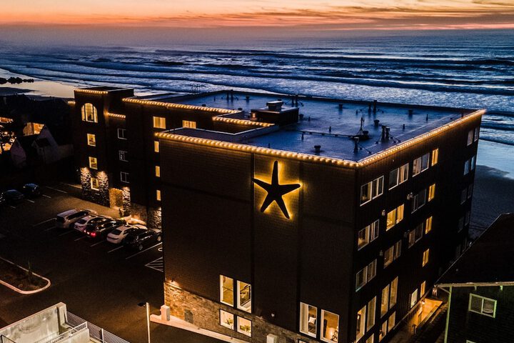 Starfish Manor Oceanfront Hotel