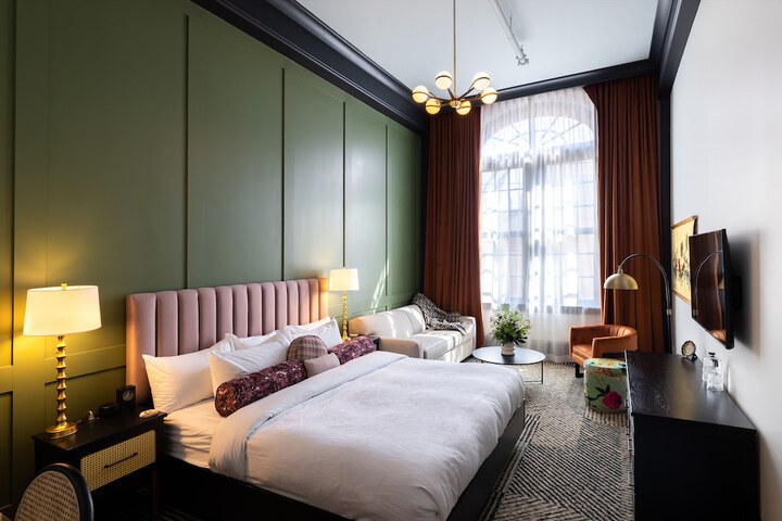 Room 41 of 76