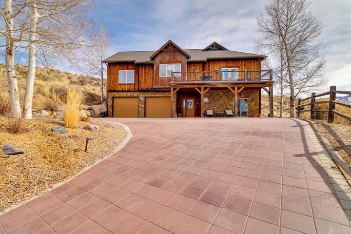 Cozy Ridgway Vacation Rental: Hike Ski & Explore!