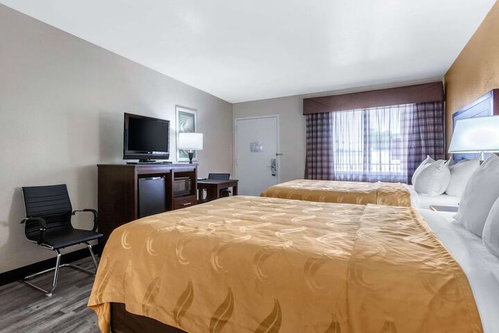 Room 34 of 38