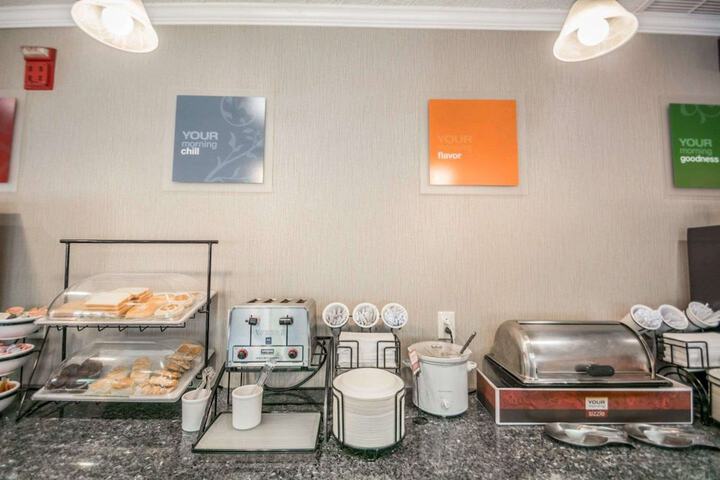 Breakfast/Coffee Service 24 of 31