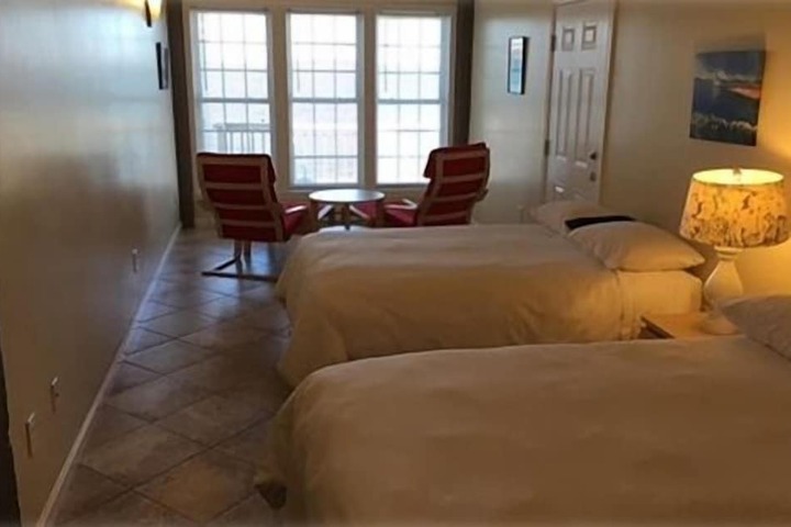 Room 13 of 37
