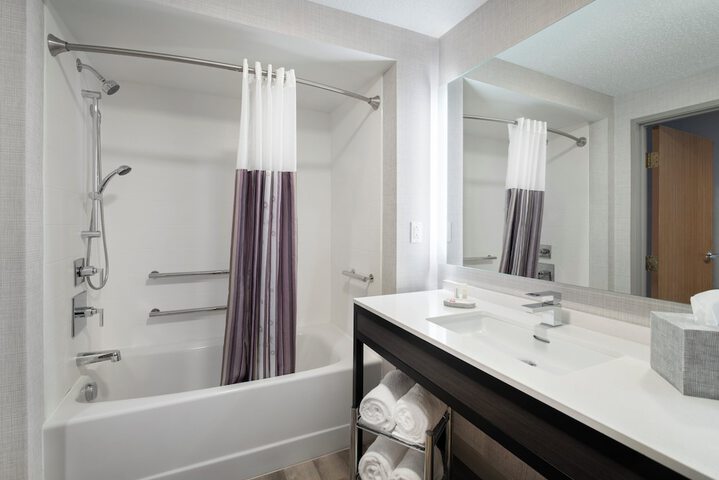 Holiday Inn Express South Burlington Downtown by IHG