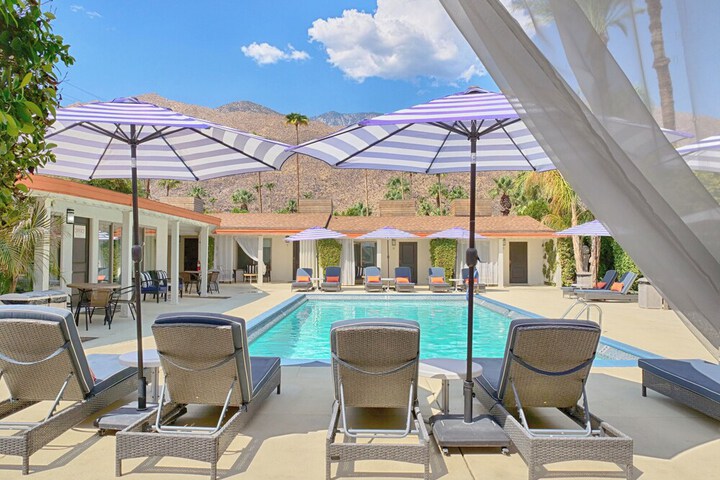 Little Paradise Hotel