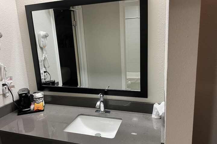 Room 19 of 36