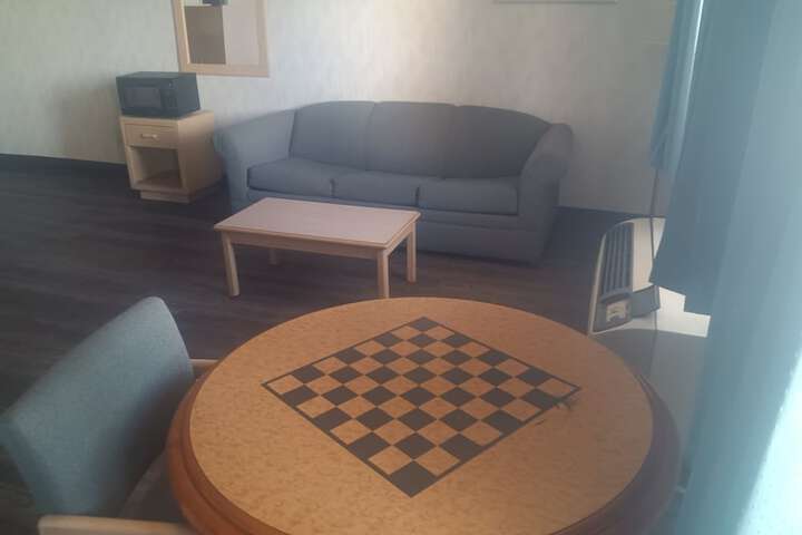 Room 17 of 28