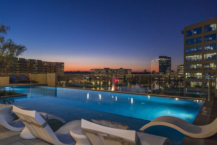 Embassy Suites by Hilton The Woodlands at Hughes Landing