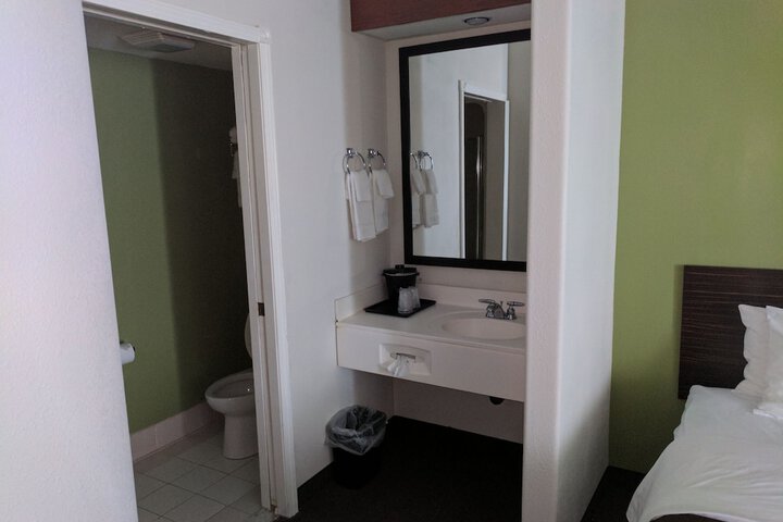Room 29 of 59