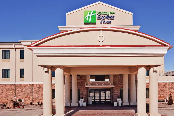 Holiday Inn Express Hotel & Suites Clovis by IHG