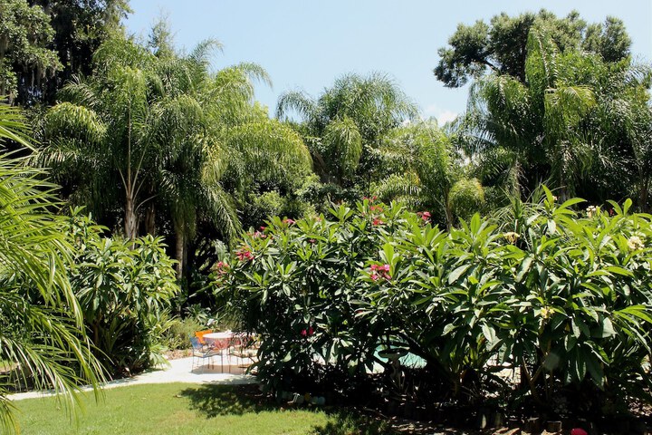 Heron Cay Lakeview Bed & Breakfast Inn