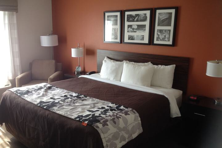 Room 33 of 63