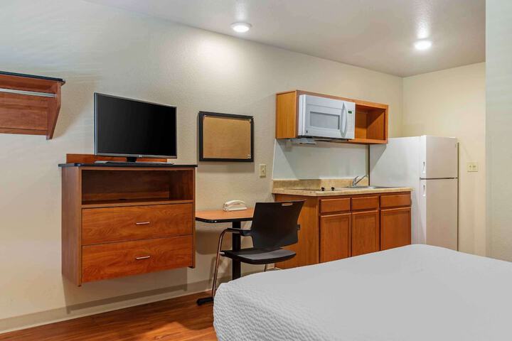 Room 15 of 33