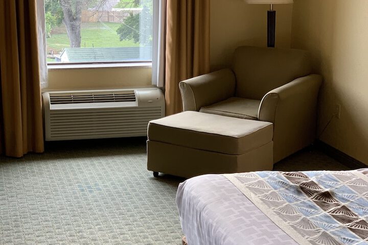Room 11 of 36
