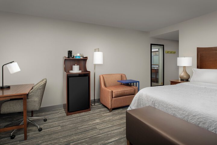 Hampton Inn & Suites Holly Springs