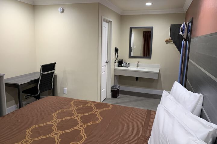 Room 12 of 13
