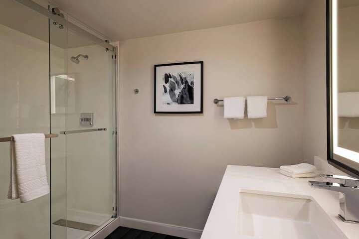 Four Points by Sheraton Bakersfield