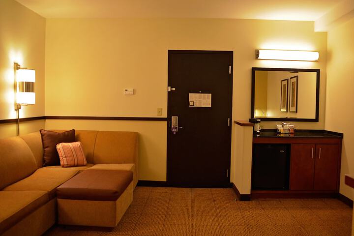 Room 8 of 34