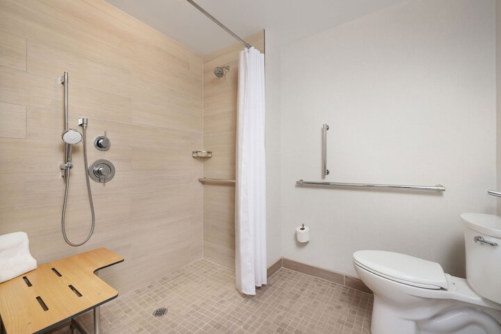 Room 25 of 53