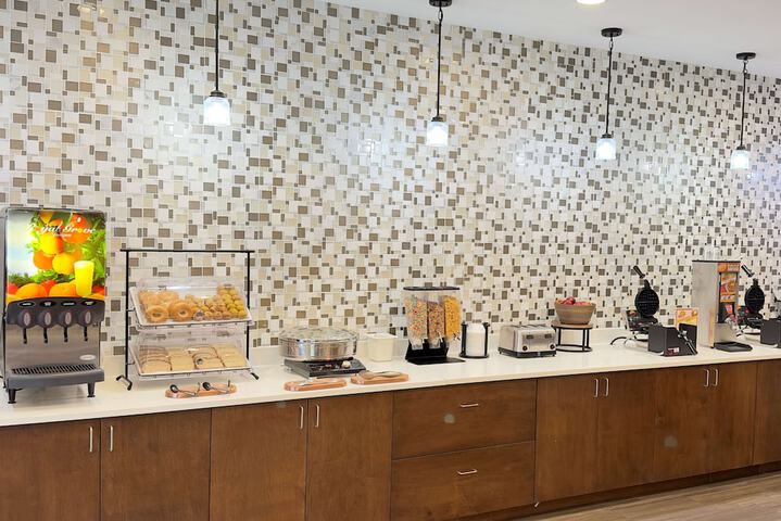 La Quinta Inn & Suites by Wyndham Jackson / Cape Girardeau