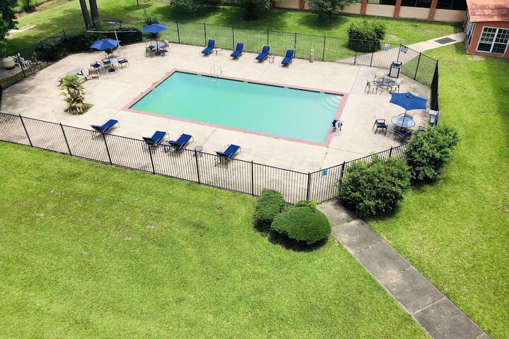 Pool 10 of 94