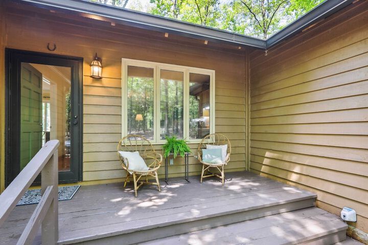 Lakefront Hamilton Cabin w / Dock & Fire Pit!