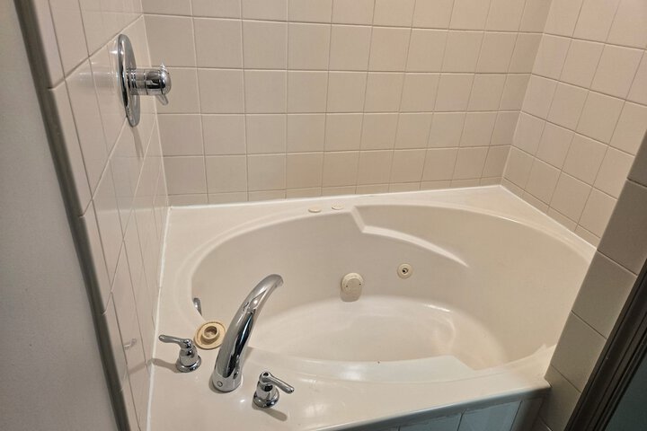 Wingate by Wyndham Bel Air I-95 Exit 77A / APG Area