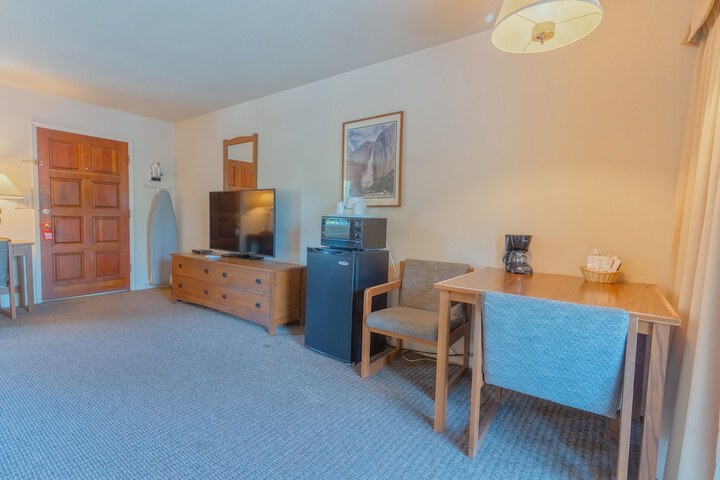 Room 42 of 47