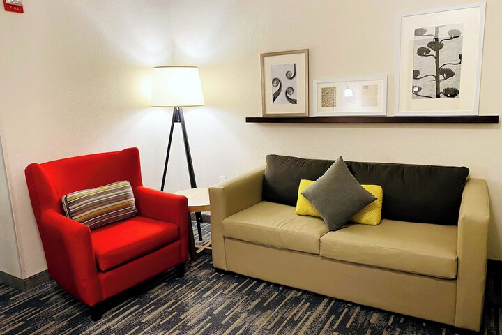 Country Inn & Suites by Radisson Lake George (Queensbury), NY