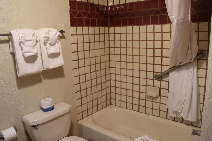 Room 53 of 164