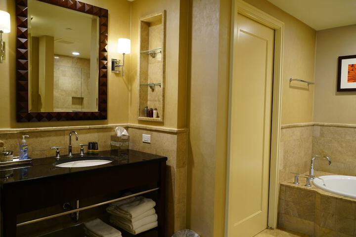 Room 265 of 412