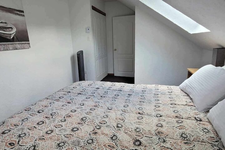 Room 110 of 147