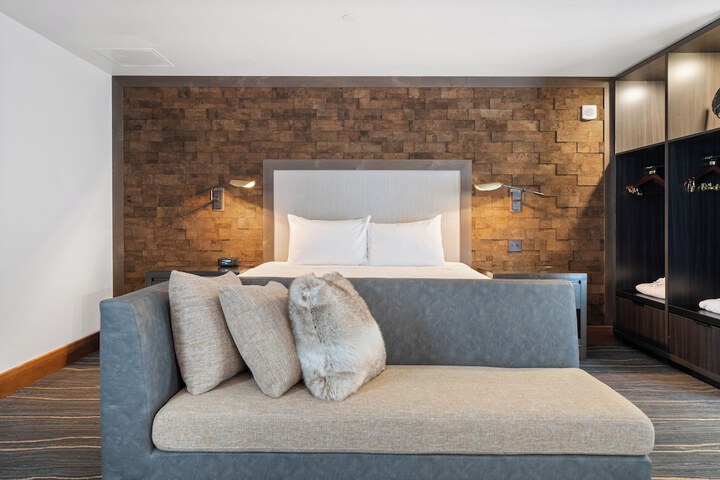 Room 42 of 112