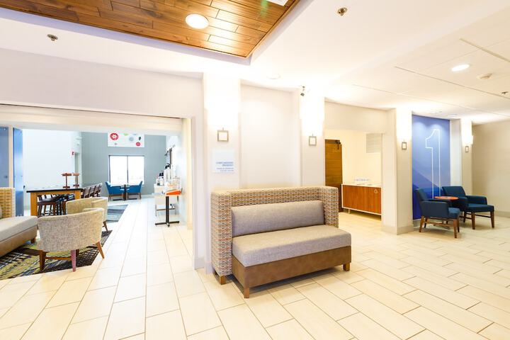 Hotel 4 of 25